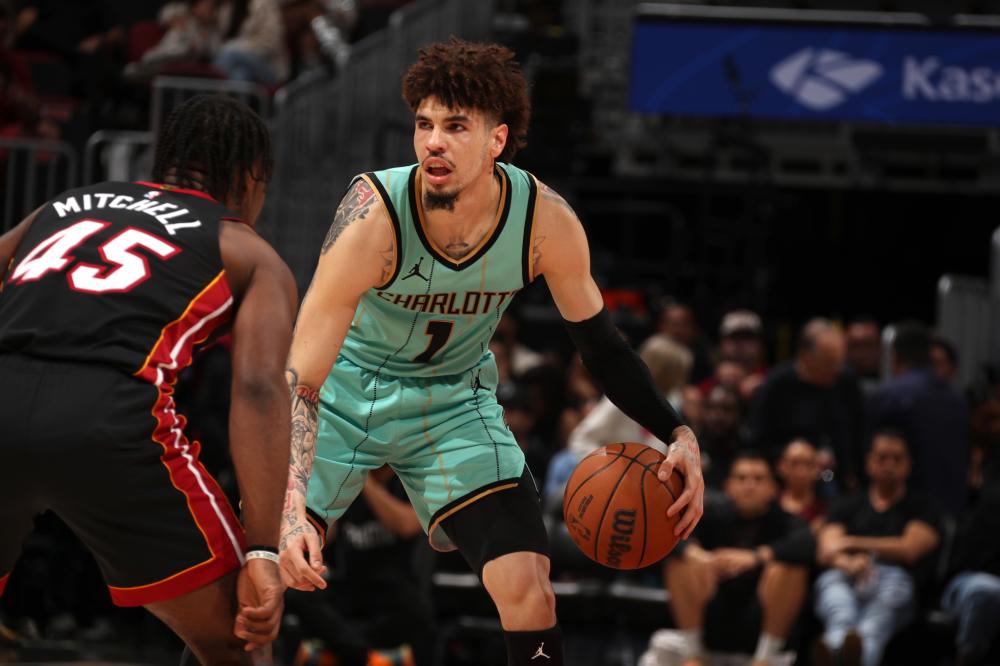 样展现出极 样展现出极