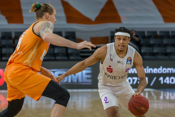 立足于自身 立足于自身