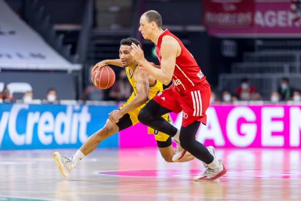 显得笨拙 显得笨拙