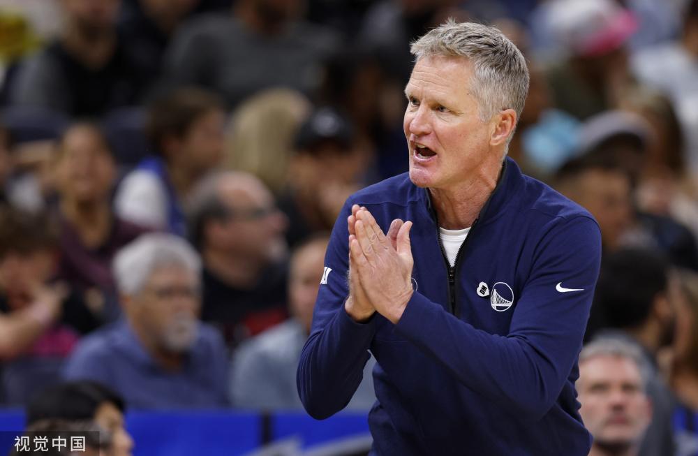 两队的较量 两队的较量