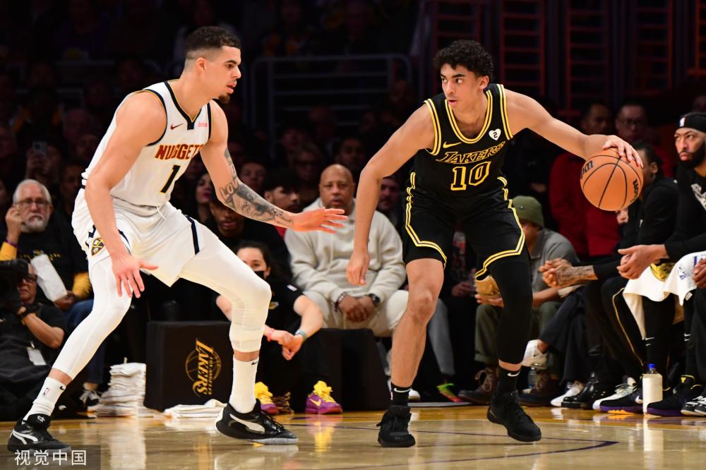 她在第二局 她在第二局